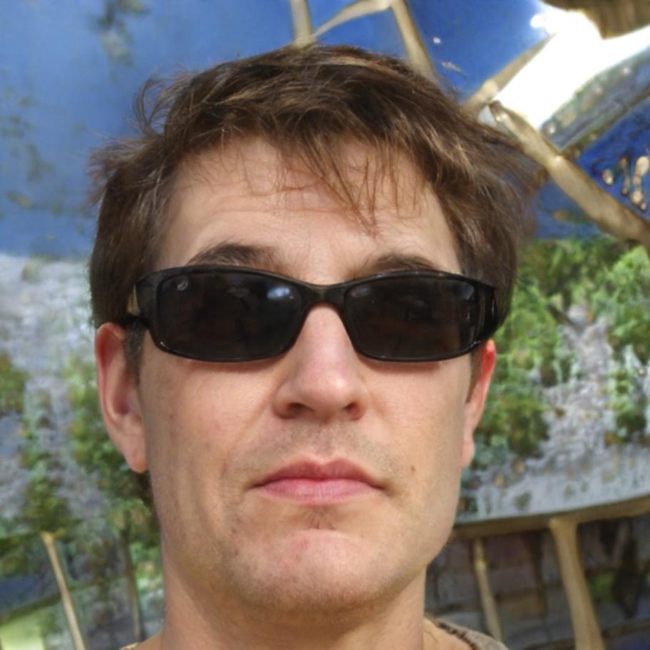 Roberto Silva, Consultor Financiero